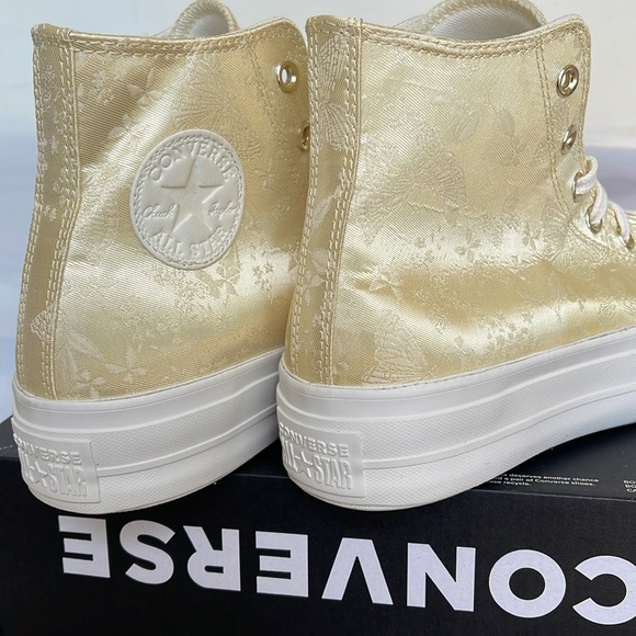 Converse WMNS CTAS A06829C
CTAS LIFT HI
LEMON DROP/VINTAGE WHITE/EGRET
Platforms - Picture 15 of 16